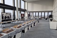 Schach-Großmeister Stefan Kindermann spielte beim Simultan-Wettbewerb