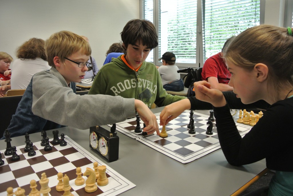 Viele junge Schachspieler waren mit Begeisterung erstmals beim Pfennigparadenturnier dabei.
